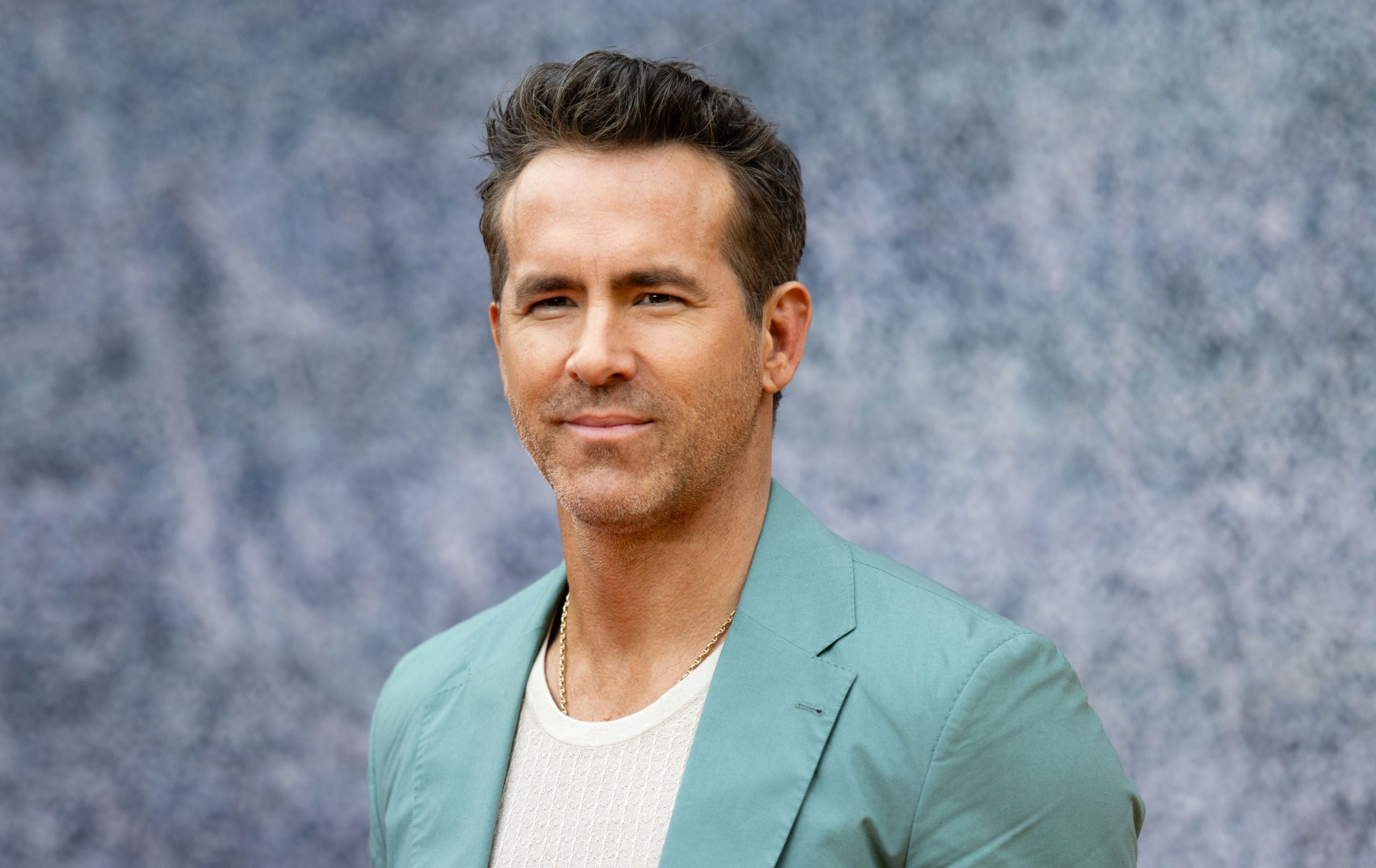 Tài tử 'Deadpool' Ryan Reynolds bị chỉ trích