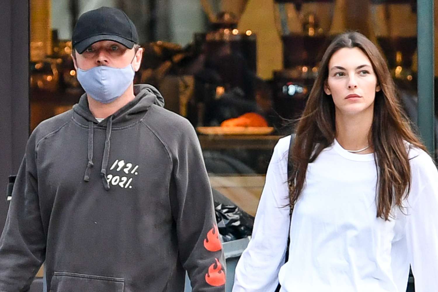 Leonardo DiCaprio bên bạn gái kém kém 24 tuổi-ongkinh