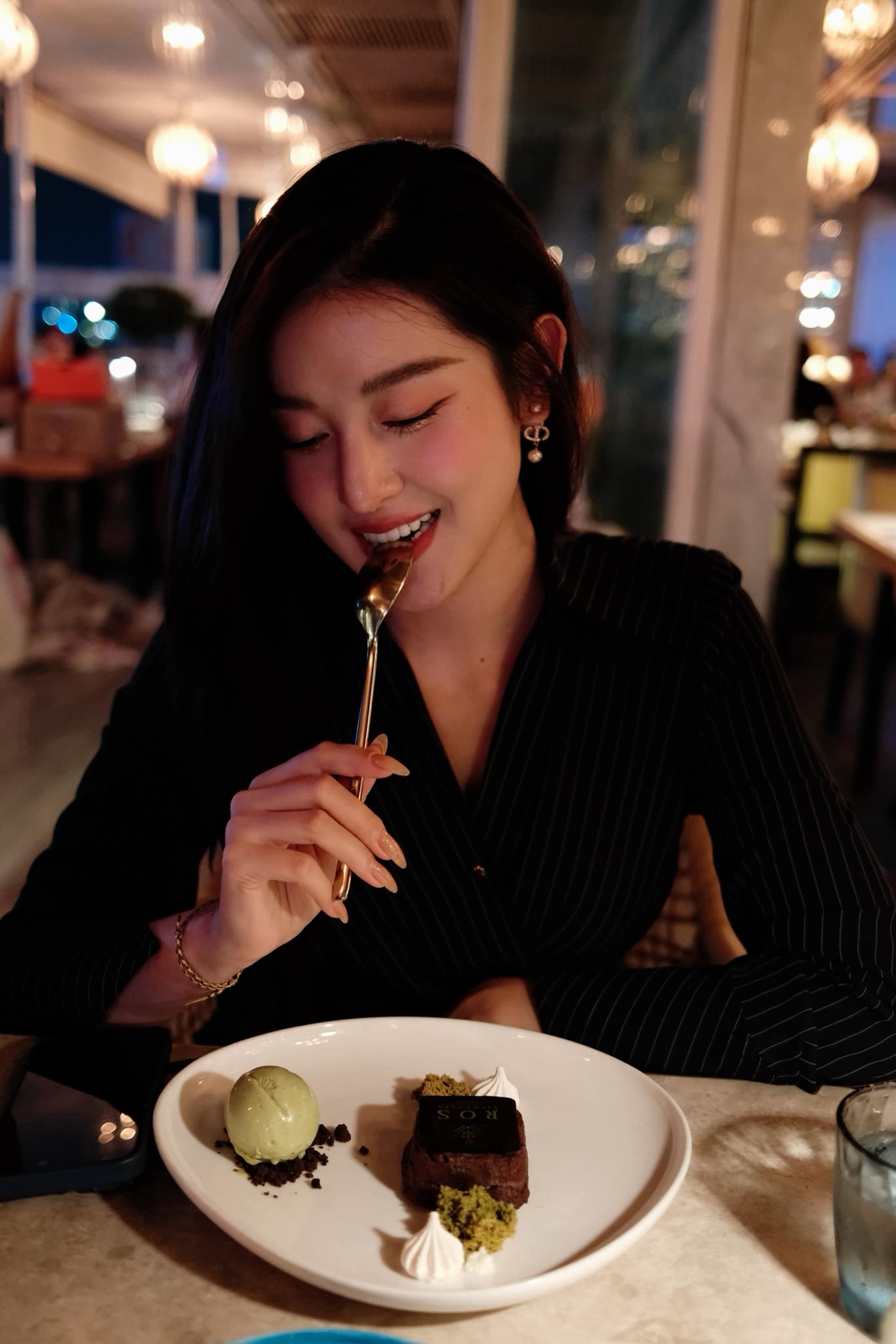  Á hậu Huyền My được fan Trung so sánh với Lưu Diệc Phi