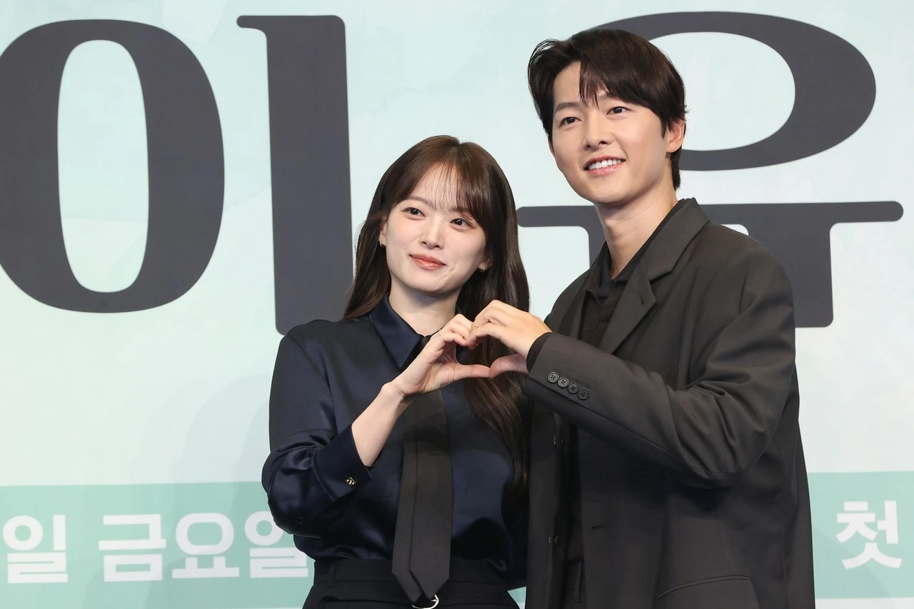 Song Joong Ki lại bị chỉ trích