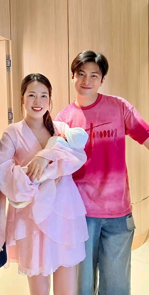 Puka và Gin Tuấn Kiệt lần đầu hé lộ hình ảnh hiếm của nhóc tỳ