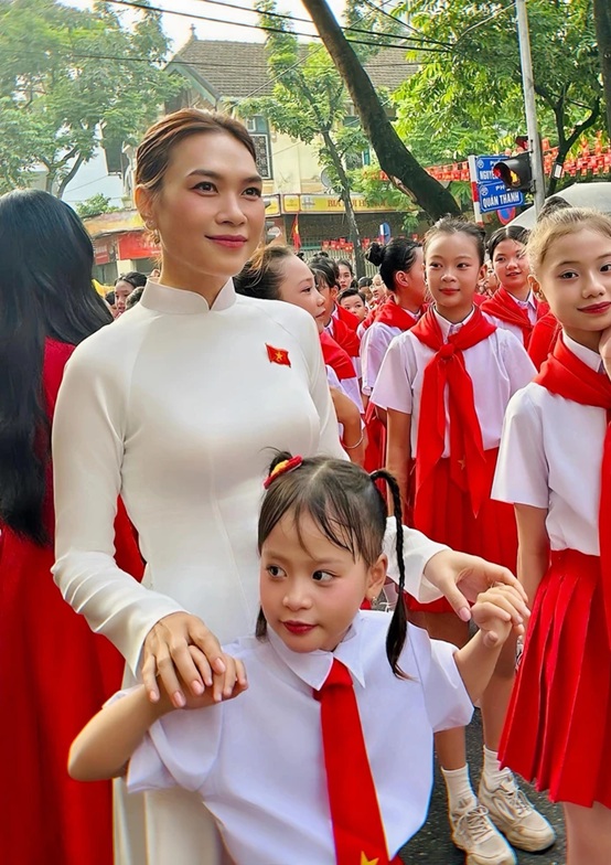 Tùng Yuki tiết lộ những khoảnh khắc xúc động của Mỹ Tâm tại lễ diễu binh 2/9 - Ongkinh