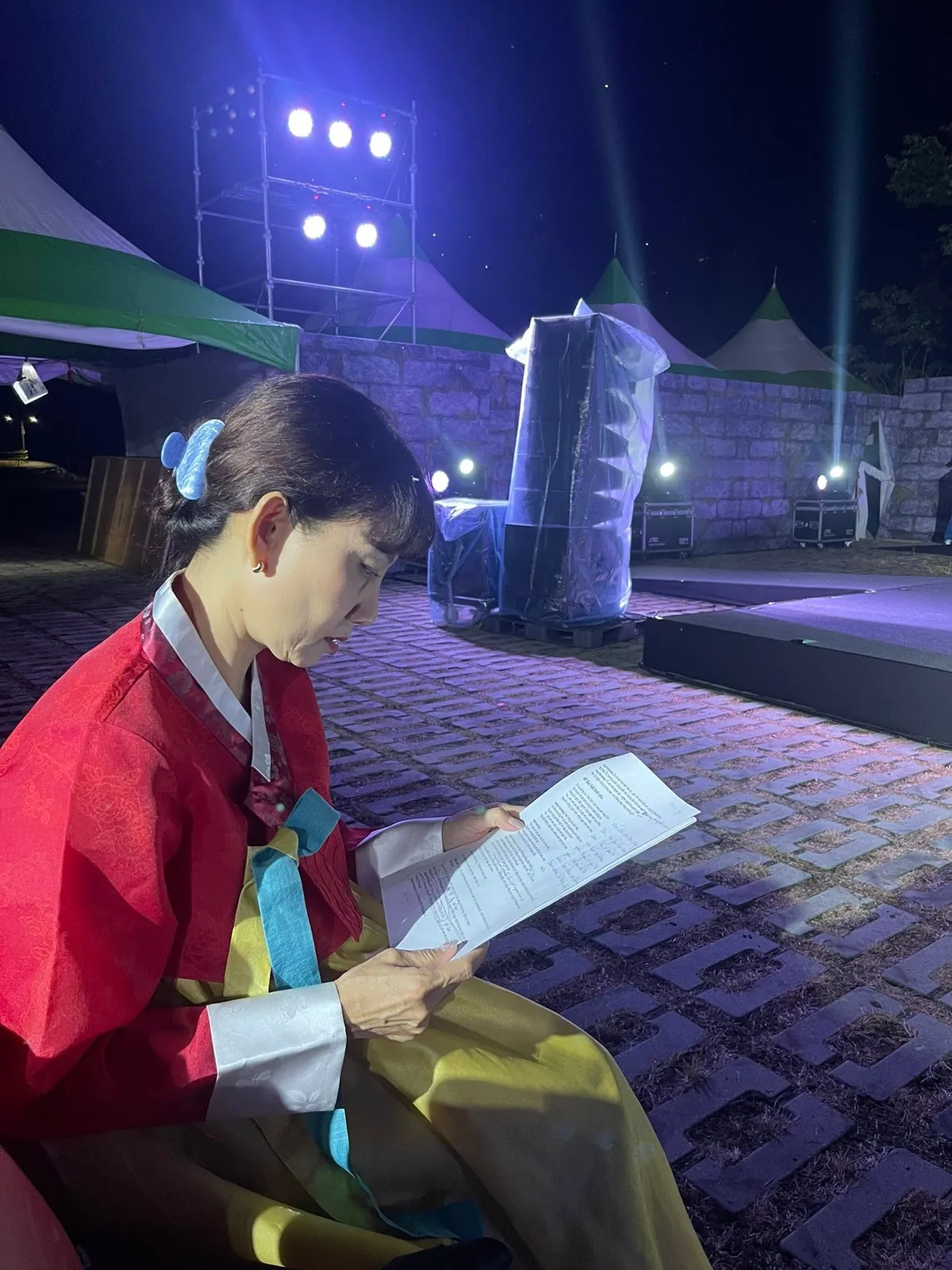 NSND Mỹ Uyên đóng kịch tại Hàn Quốc