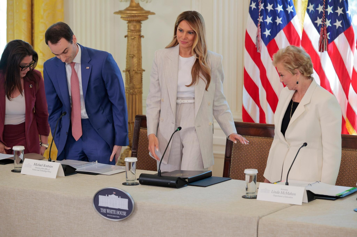 Phong cách quyền lực của bà Melania Trump