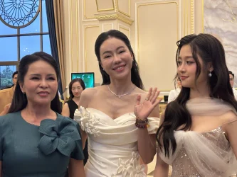 Bà Phạm Kim Dung - CEO Sen Vàng gây chú ý khi xuất hiện tại sự kiện họp báo Miss Grand Vietnam