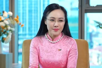 BTV Hoài Anh nghẹn ngào nhắc về 'Thời sự 19h' sau khi dừng dẫn dắt