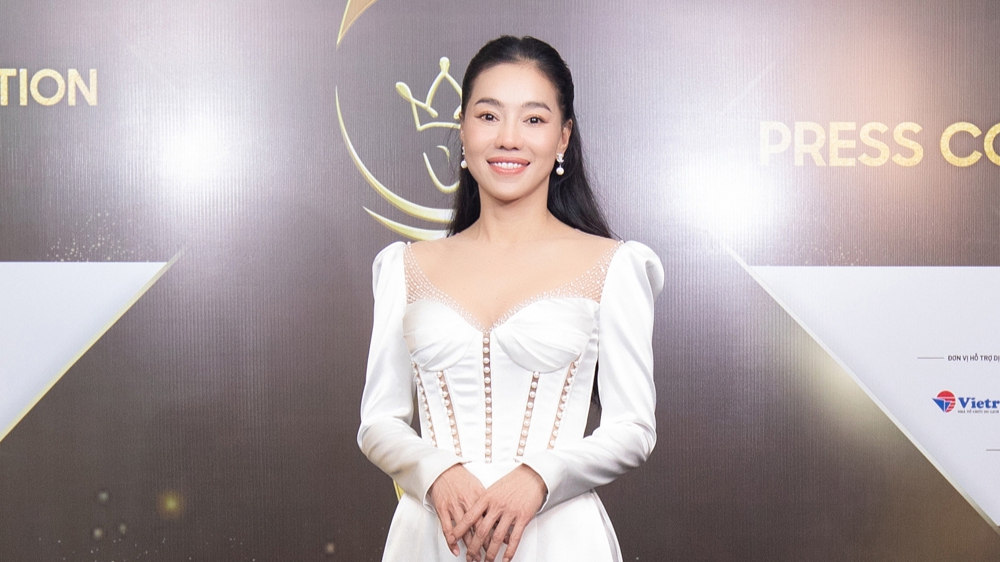 Bà Phạm Kim Dung - CEO Sen Vàng gây chú ý khi xuất hiện tại sự kiện họp báo Miss Grand Vietnam 
