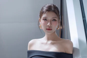 Thúy Diễm nói về nụ hôn gây bàn tán