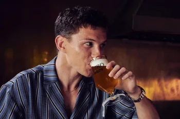 Tom Holland: "Từ bỏ rượu bia là điều tuyệt vời nhất tôi từng làm"-ongkinh
