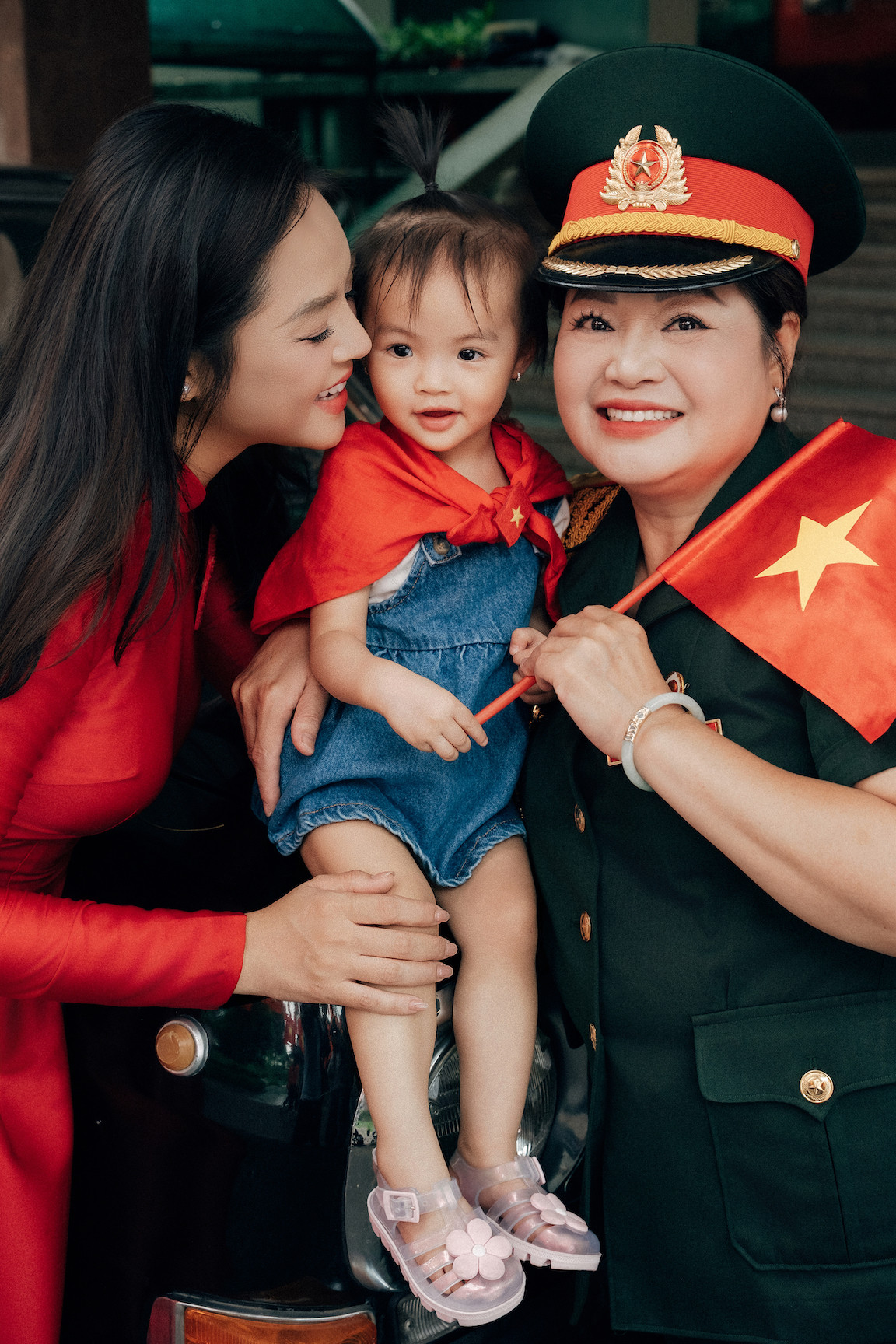 Diễn viên Thu Quỳnh tiết lộ mẹ ruột là Thượng tá quân đội, 'sĩ đến hết đời' với A80