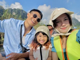 Nhan sắc 'hack tuổi' của vợ diễn viên Phương Nam vai Tạ trong phim Mưa Đỏ