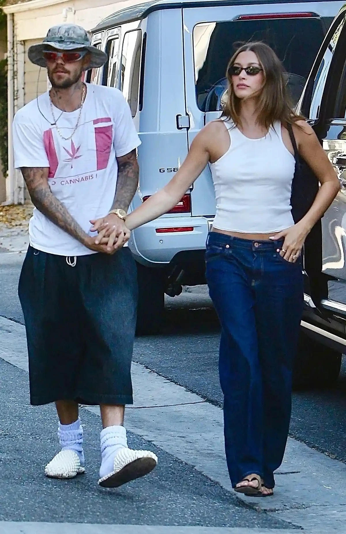 Justin Bieber quấn quýt bên vợ
