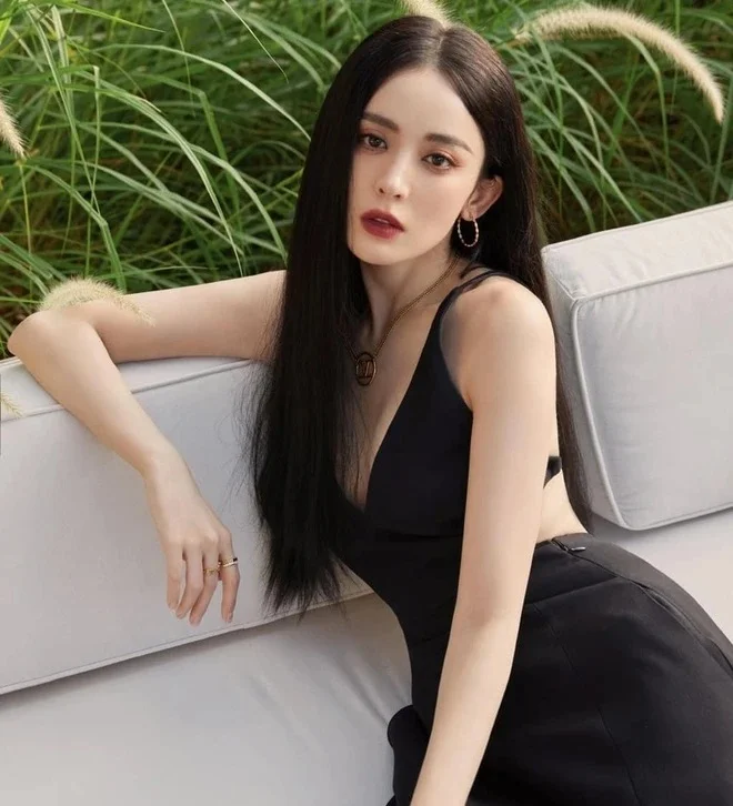 Đệ nhất mỹ nhân Tân Cương: Cổ Lực Na Trát lộ diện với thân hình gầy trơ xương - Ongkinh