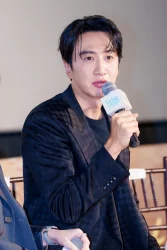 'Hoàng tử châu Á' Lee Kwang Soo kể lý do sang Việt Nam đóng phim