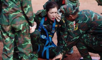 Minh Tú đứt hoàn toàn dây chằng gối khi tham gia Sao nhập ngũ