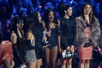 VMAs bị cáo buộc "dàn xếp" giải thưởng - Ongkinh
