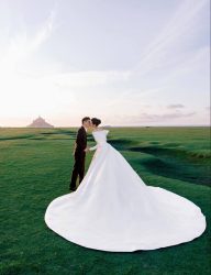 Ảnh cưới Hề Mộng Dao và Hà Du Quân